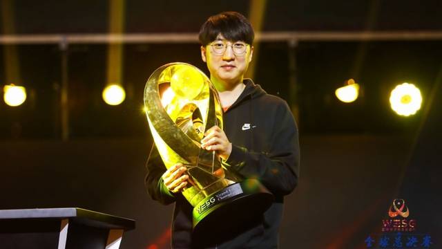 两位点球手 两位点球手