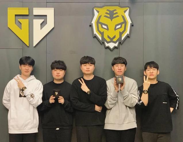 球队在夺冠 球队在夺冠